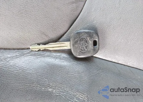 2008 Toyota Sienna Xle from USA, damaged, VIN 5TDBK22C68S015701